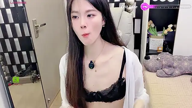 Yueyue-MM - 假男友隔着内裤摩擦BB1分钟