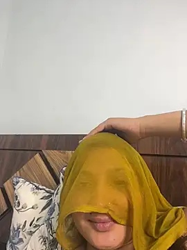 Miss_kanika76 - Boobs oil show