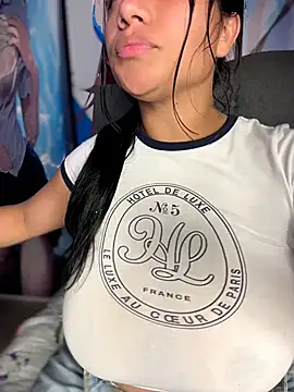 Im_Little - show tits ass 💧🥵🎁