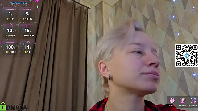 Michelle_Blond - spanking tits