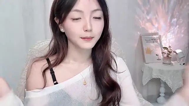 Wenwen8888 - 静静的发呆 小可怜...