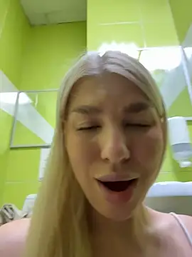 NewLale - Show naked ass/ make me wet in full cafe