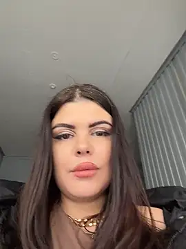 AmelliaDiamond - Slup boobs in publice
