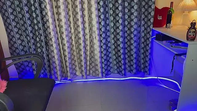 Miss_flirty69 - Nipple clamps +10 min full control