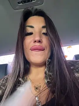 RuslanaXX - Make me squirt