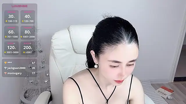 Fiona_999 - 莫妮卡，23岁上下粉，腰细胸大屁股大手指难进入的新人求虐