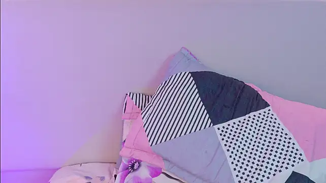 NaomiKlarc