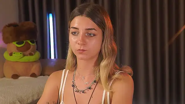 MilaMilkEyes - Change clothes to more sexy 🤭