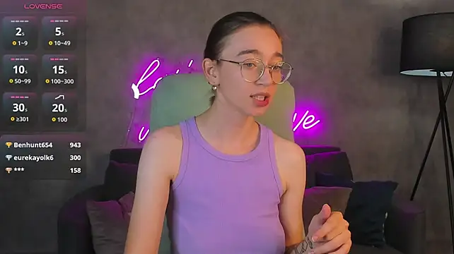 Lucy_Green - masturbation in panties 3 minutes