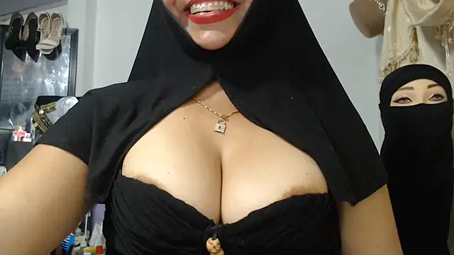 Nadia__abaud - PLAY MY HAIRS PUSSY 🥵