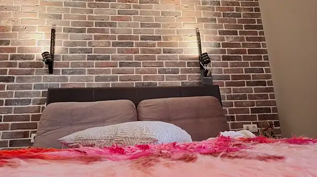 Luna_cross - finger pussy