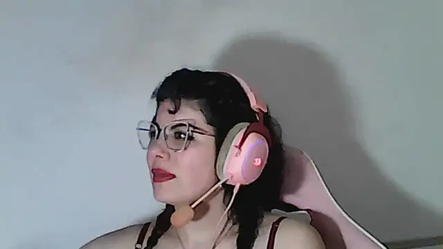 Owly_bloom - flash tits