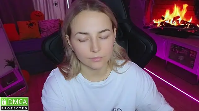 Mira_Mermayd - tease show sexy tits