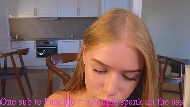 EnriquetaThomley - FLash my ass and sensual touching close?