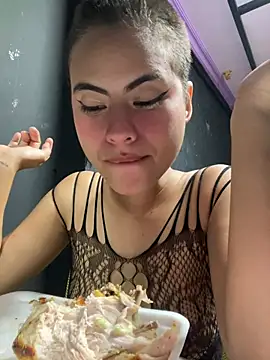 Eva_Feller69 - Masturbar verga con los pies aceitosos