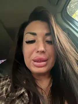 RuslanaXX - Make me squirt