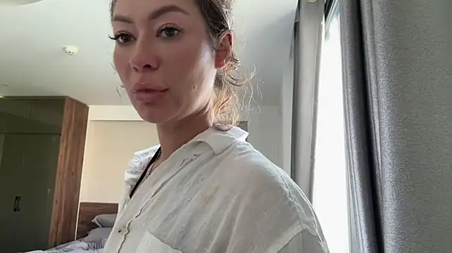AngelynFusi - Tease my juicy ass