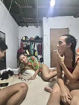Zamirica - three-way kiss