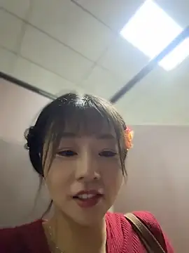 Bingbing6699 - 路边露全胸性感揉胸