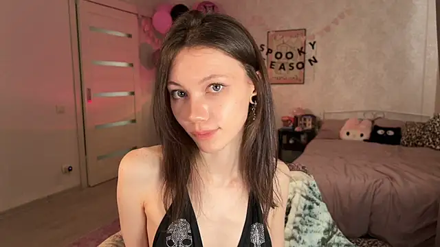 MiaPimmy - Divine underboobies view!!!