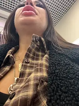 RuslanaXX - Make me squirt