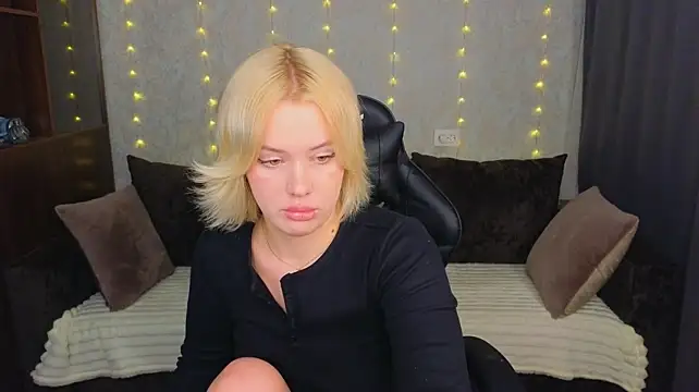 MelissaAvis - massage my amazing tits