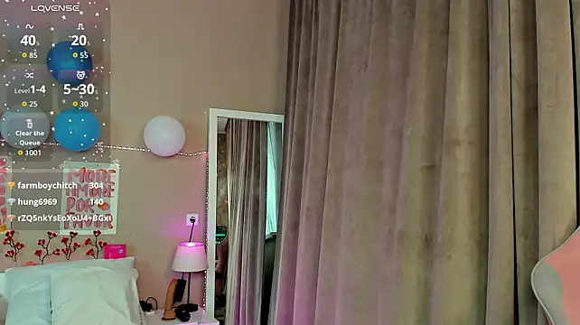 KristinaMay - flash pussy