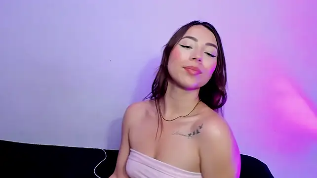 Chloe_Johnson_