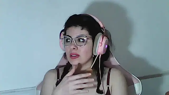 Owly_bloom - flash tits