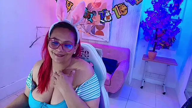 Camille_fox - SHOW BOOBS + OIL IN