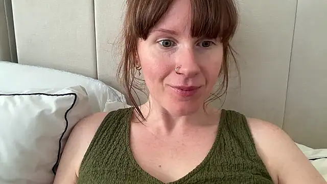 Redheadrosie69 - butt plug in ass