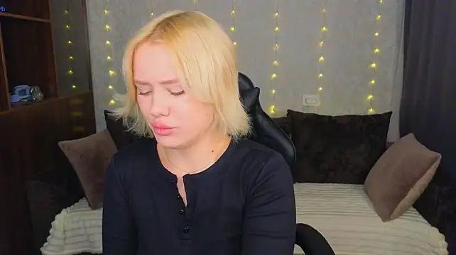 MelissaAvis - massage my amazing tits