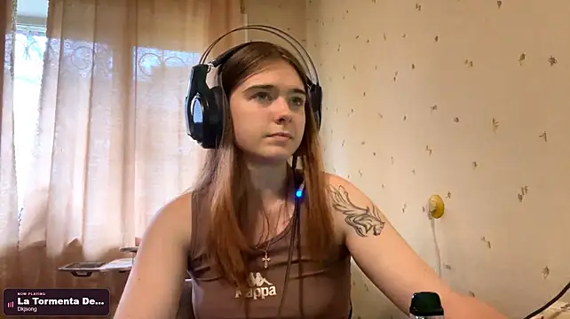 RealMaria - Flash boobs