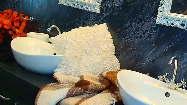 RoxanneJoy - dildo pussy - fuck me in the bathroom