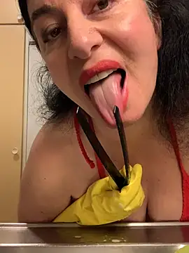 Lizzaa80 - 🌹Show my boobies