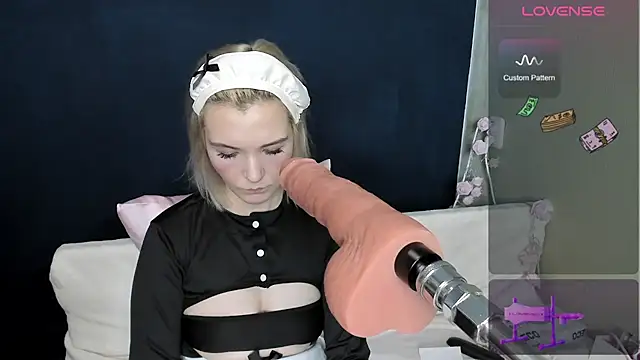 Kaya_Devis - Bounce my naked tits