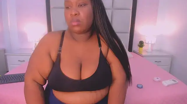 TreisyVixen - Finger licking