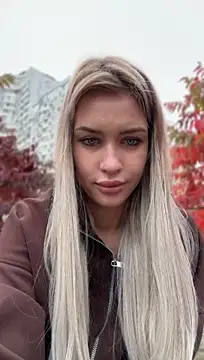 KikiWatson - Show naked ass in public 🥰🔞
