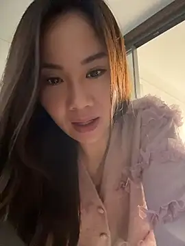 Yioyio-666 - 仿真精液摸胸诱惑2分钟