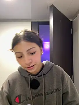 D-Bunnyyy - FLASH PUSSY + PANTY IN MOUTH