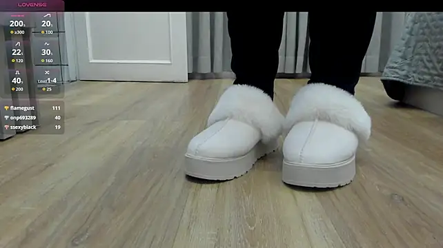 Aleya_Black - I step on you with my heels
