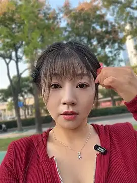 Bingbing6699 - 路边露全胸性感揉胸