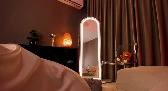 AlessiaMarais - Spank that ass x5🍑