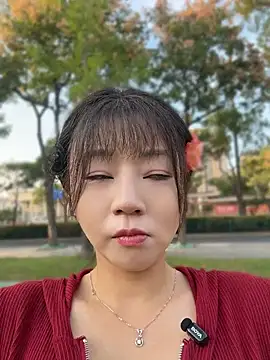 Bingbing6699 - 路边露全胸性感揉胸