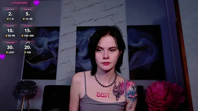 Avelinaa - teasing boobs 🔞🍒