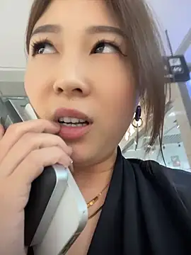 Lola666999 - 户外咖啡厅玩刺激，完成任务露全胸