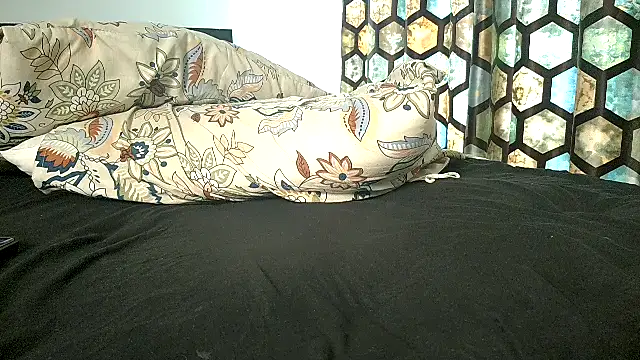 Onibaddiee - PLAY WITH PUSSY