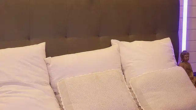 JenniferLovve - vibes for my ass <3
