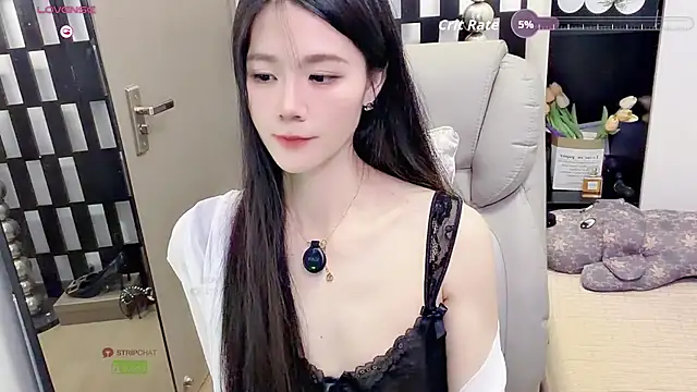 Yueyue-MM - 假男友隔着内裤摩擦BB1分钟