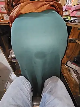 Indianhotwife639 - Two fingers in pussy